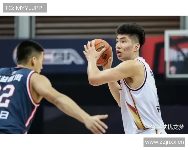 余嘉豪社媒热议杨瀚森NBA首扣篮瞬间引发球迷热烈讨论