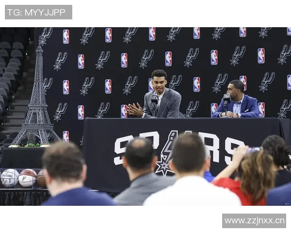 马刺未能充分挖掘文班潜力主帅战术安排遭质疑引发讨论 马刺未能充分挖掘文班潜力主帅战术安排遭质疑引发讨论