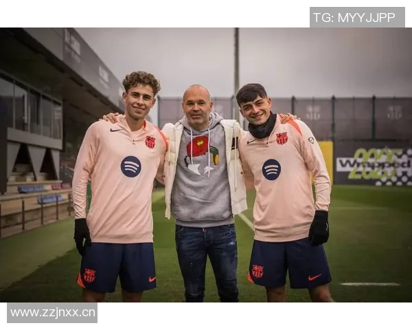 伊涅斯塔重返巴萨训练基地感慨万千回家的感觉真美好