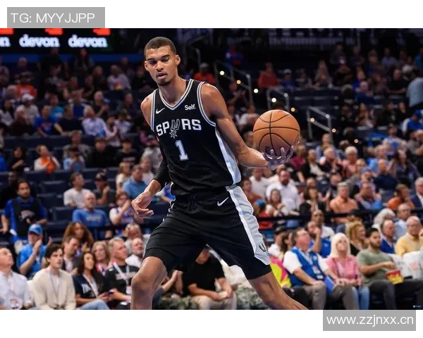 文班亚马半场表现抢眼8中4斩获15分5篮板3助攻1抢断4盖帽展现统治力